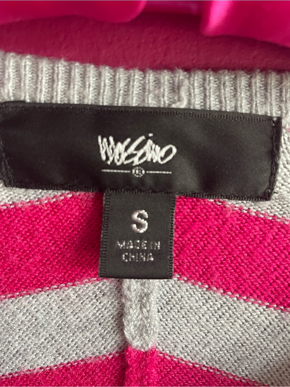 β¨2οΈβ£β¨ LongSleeve Striped V-Necks - Picture 5 of 6